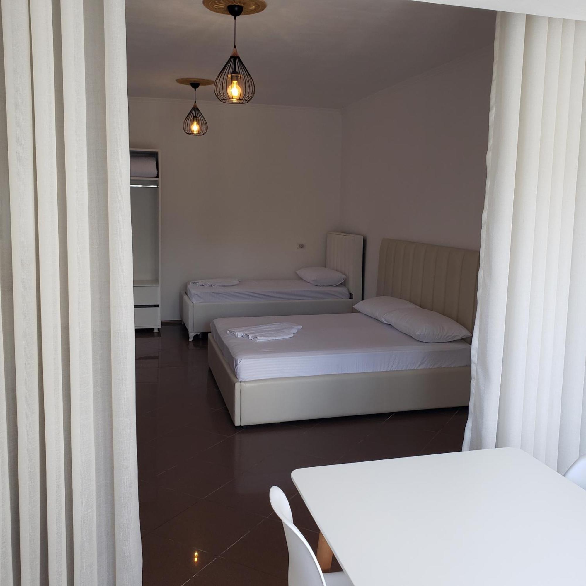 Pomegranates & Olives Guesthouse Durres Ngoại thất bức ảnh